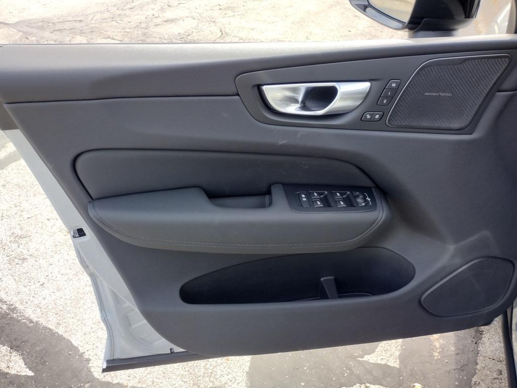 new 2026 Volvo XC60 car, priced at $57,370