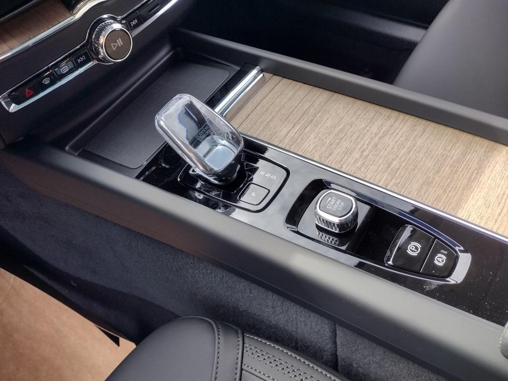 new 2026 Volvo XC60 car, priced at $57,370