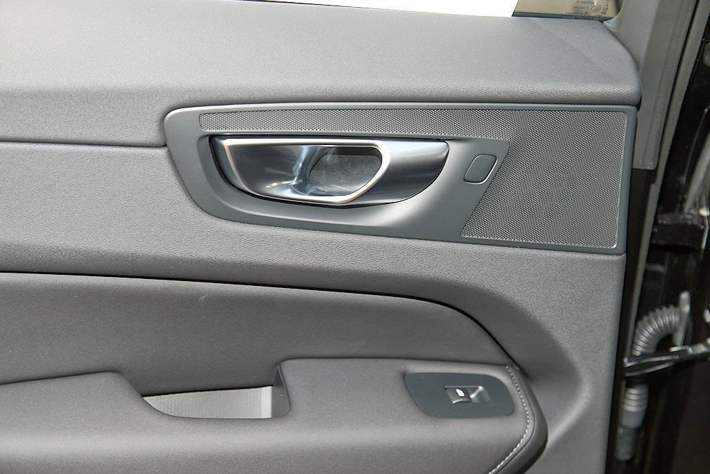 new 2026 Volvo XC60 car, priced at $54,985