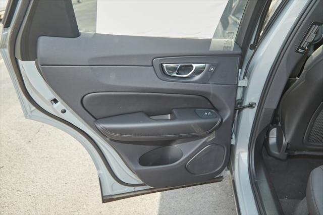 new 2025 Volvo XC60 Plug-In Hybrid car