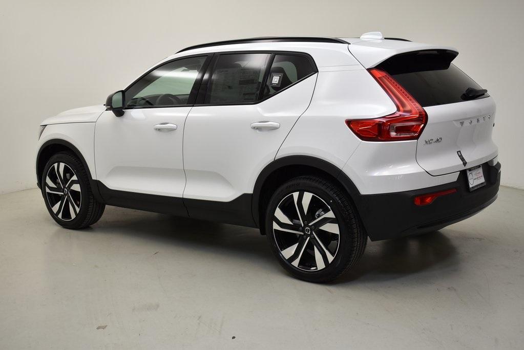 new 2024 Volvo XC40 car, priced at $47,237