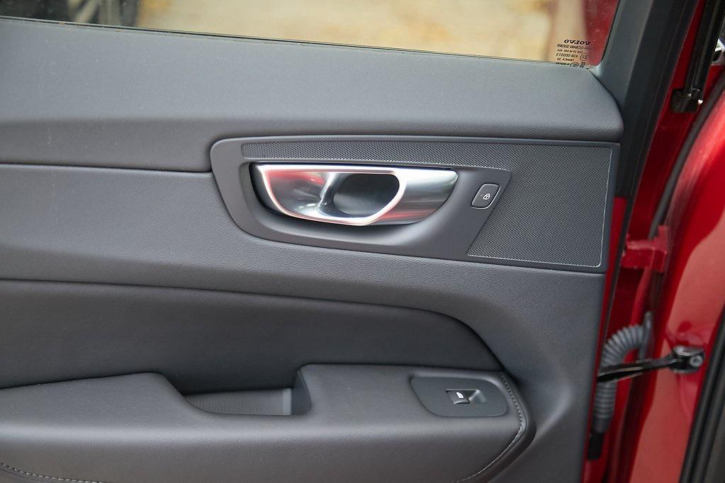 new 2025 Volvo XC60 car, priced at $47,491