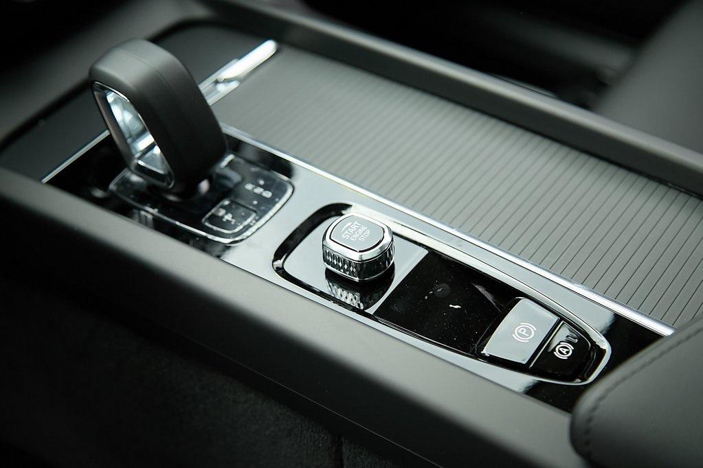 new 2025 Volvo XC60 car, priced at $47,491