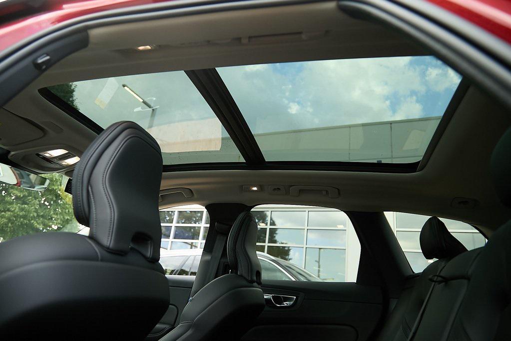 new 2025 Volvo XC60 car, priced at $47,491