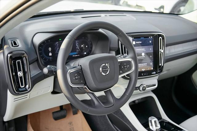 new 2025 Volvo XC40 car, priced at $44,810