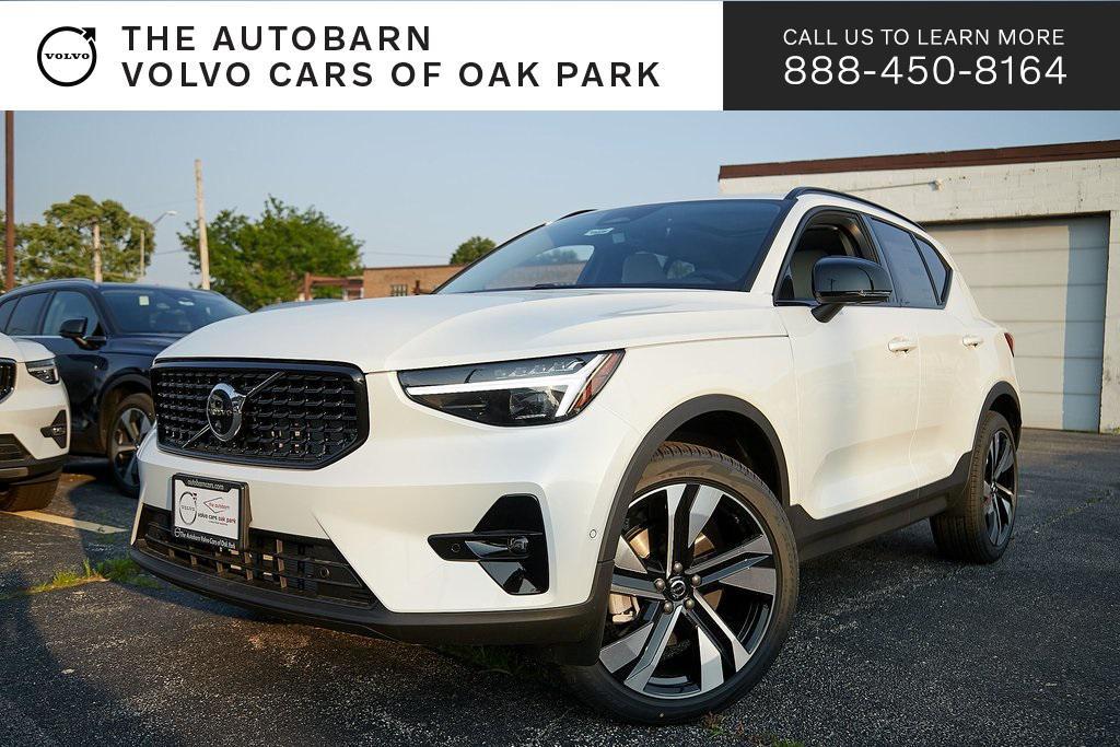 new 2025 Volvo XC40 car, priced at $39,995