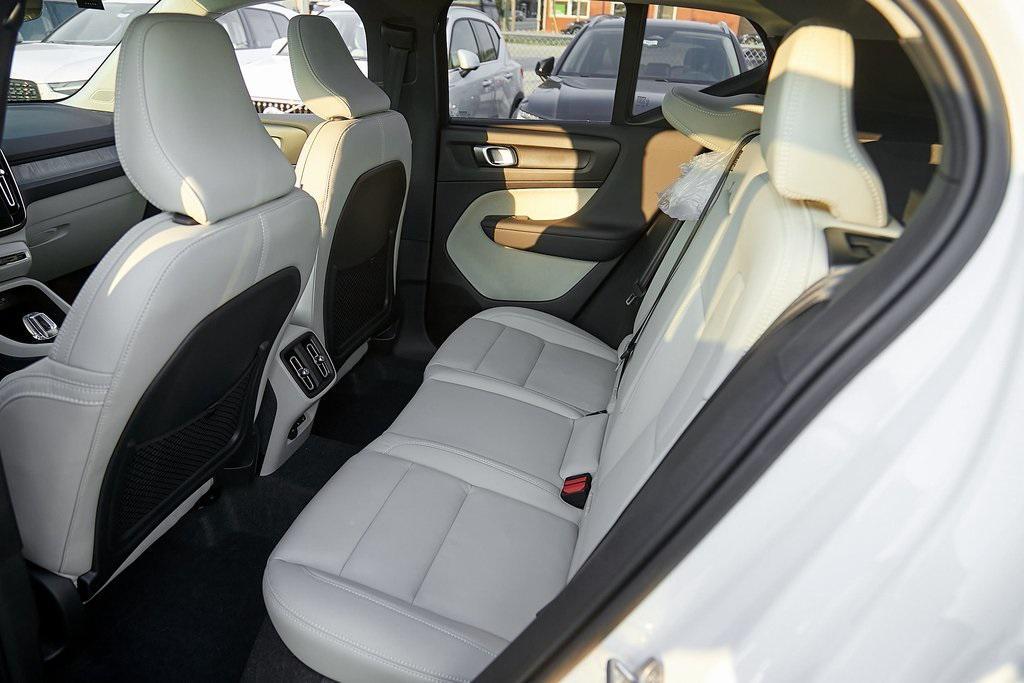 new 2025 Volvo XC40 car, priced at $39,995