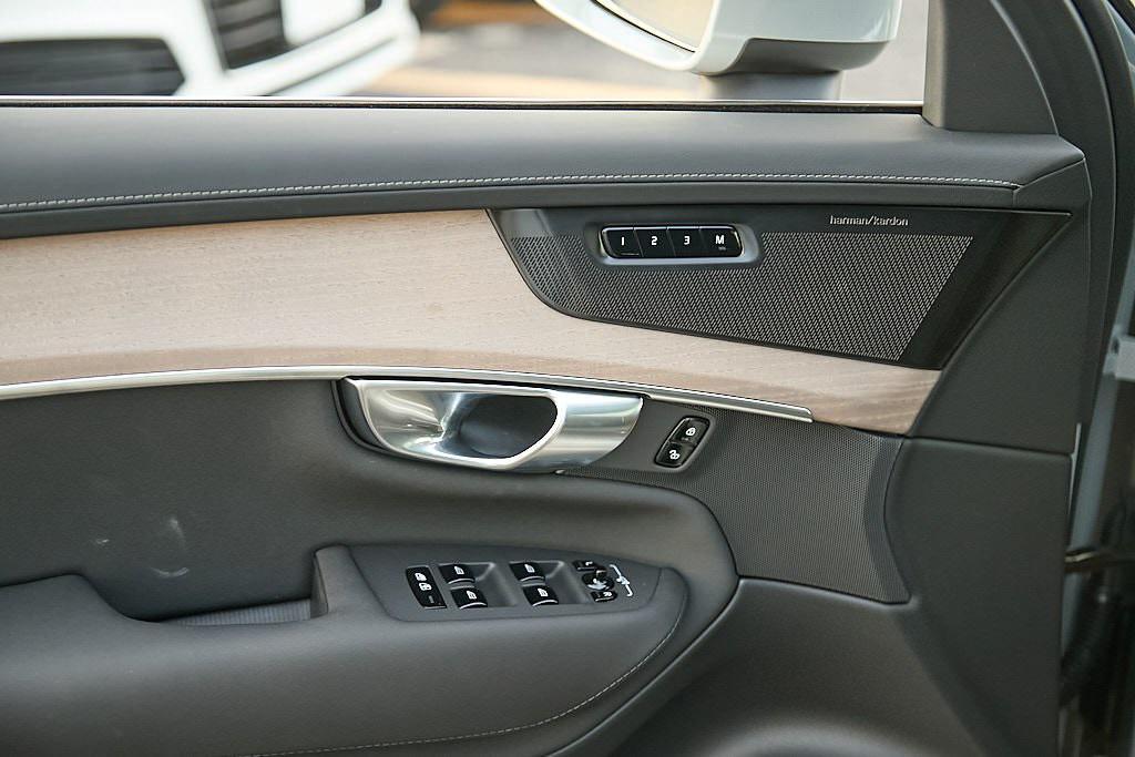 new 2026 Volvo XC90 car, priced at $68,825