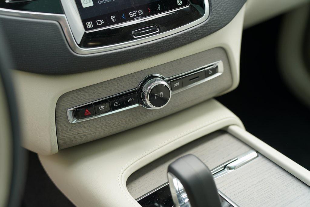 new 2025 Volvo XC90 Plug-In Hybrid car, priced at $71,121