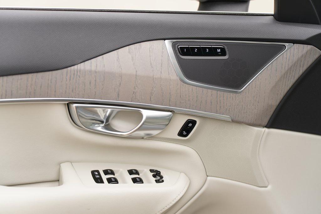 new 2025 Volvo XC90 Plug-In Hybrid car, priced at $71,121