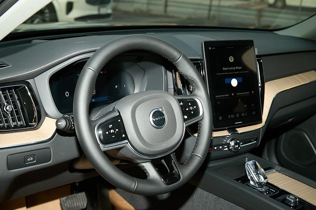 new 2026 Volvo XC60 car, priced at $60,935