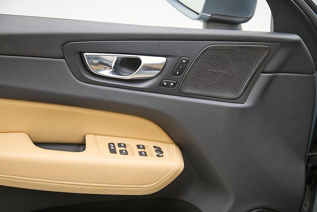 used 2022 Volvo XC60 car, priced at $36,295