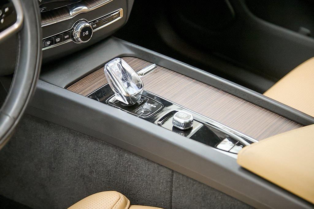 used 2022 Volvo XC60 car, priced at $36,295