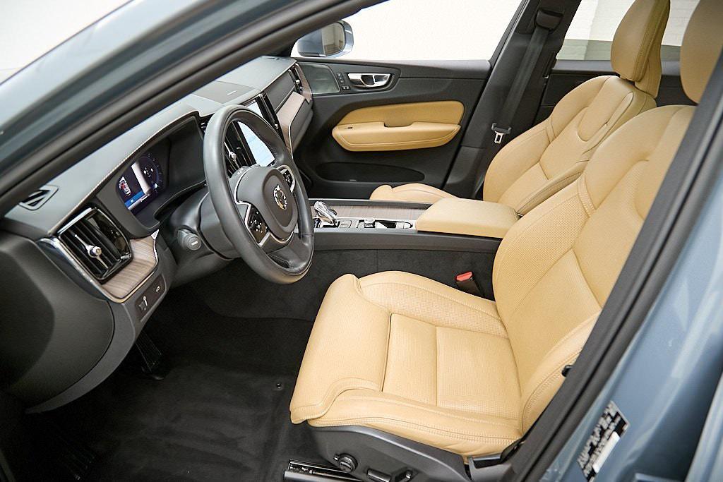 used 2022 Volvo XC60 car, priced at $36,295