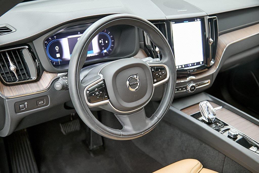 used 2022 Volvo XC60 car, priced at $36,295