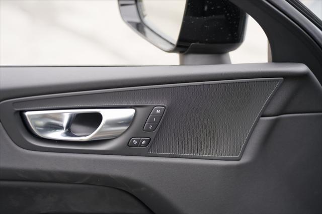 new 2025 Volvo XC60 car