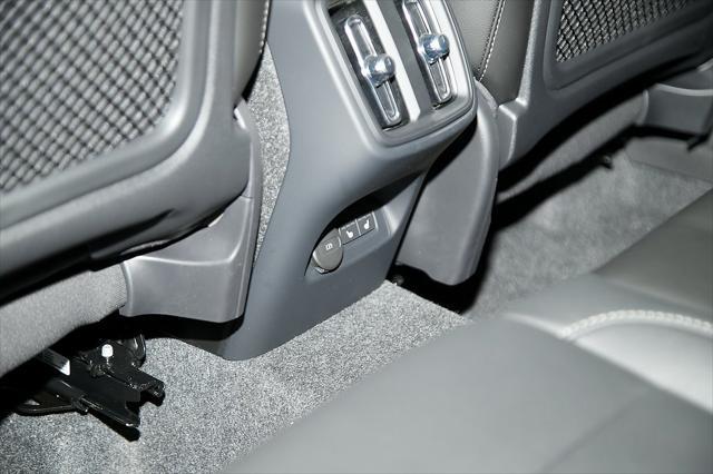 new 2025 Volvo XC40 car
