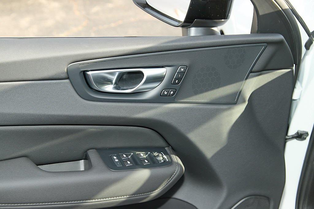 new 2026 Volvo XC60 car, priced at $47,995