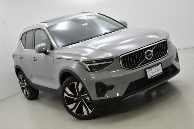 new 2025 Volvo XC40 car