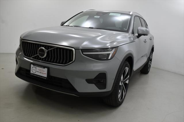 new 2025 Volvo XC40 car