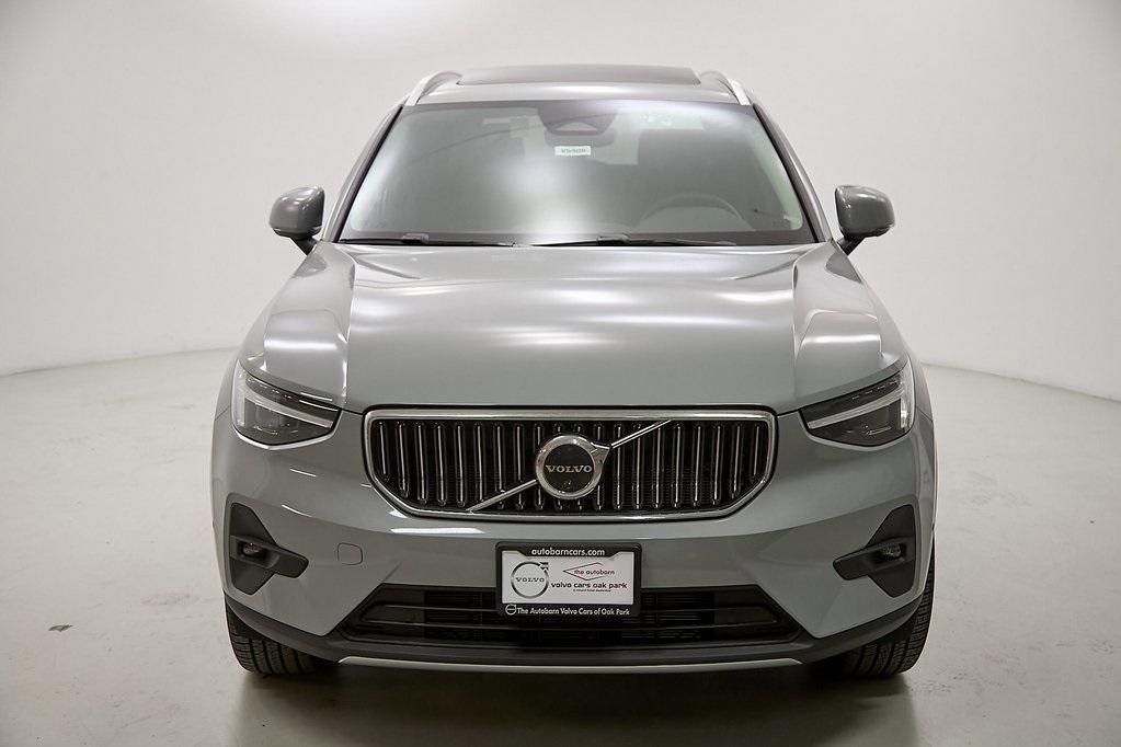 new 2025 Volvo XC40 car, priced at $44,088