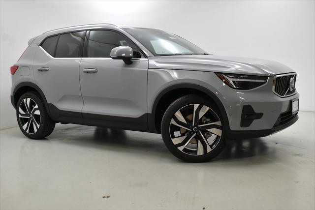 new 2025 Volvo XC40 car