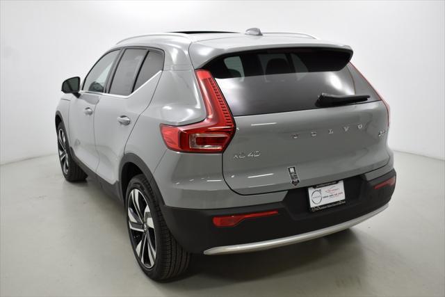 new 2025 Volvo XC40 car