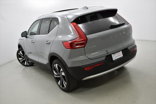 new 2025 Volvo XC40 car