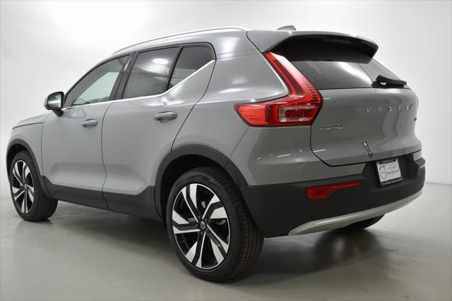 new 2025 Volvo XC40 car