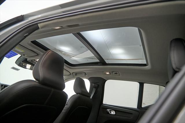 new 2025 Volvo XC40 car