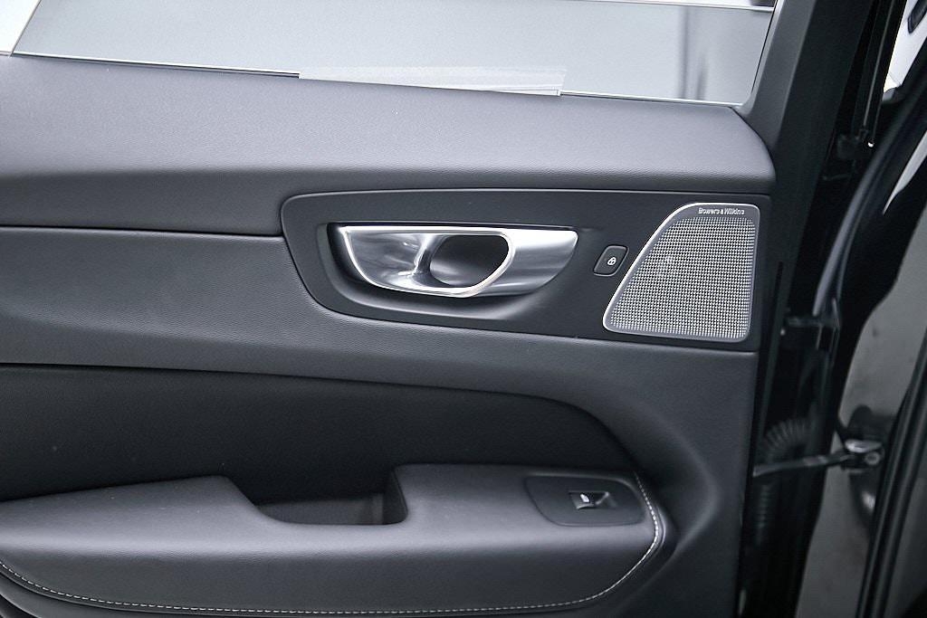 used 2023 Volvo XC60 car, priced at $42,995