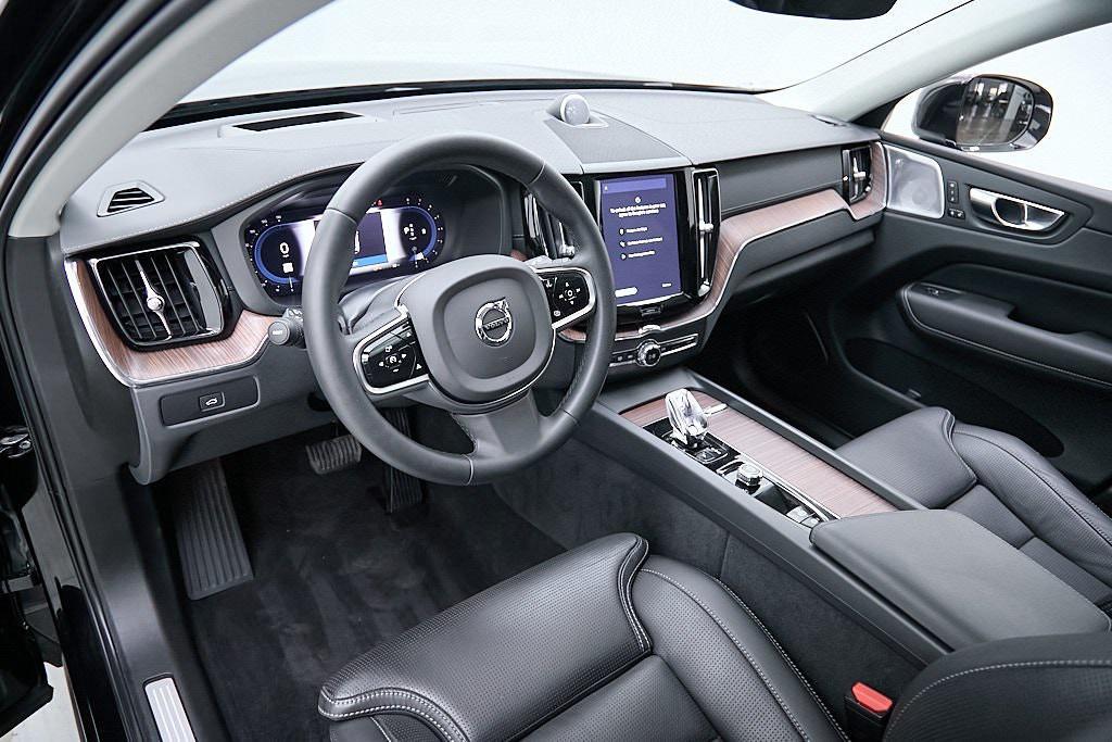 used 2023 Volvo XC60 car, priced at $42,995