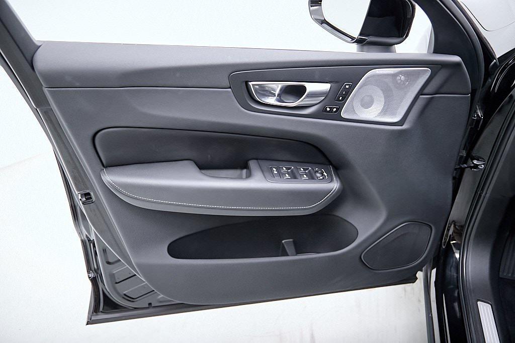 used 2023 Volvo XC60 car, priced at $42,995