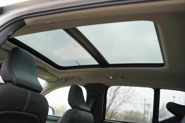 new 2025 Volvo XC40 car