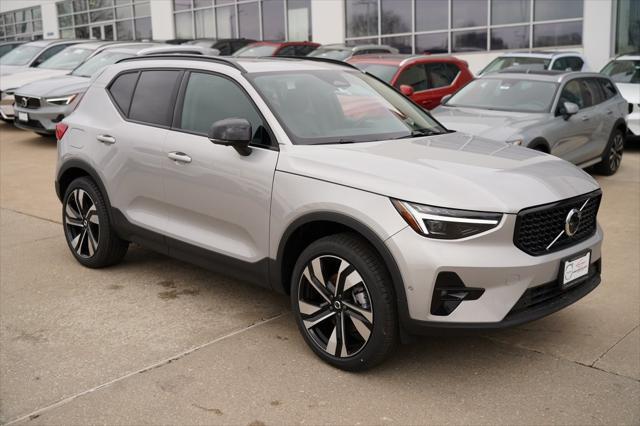 new 2025 Volvo XC40 car