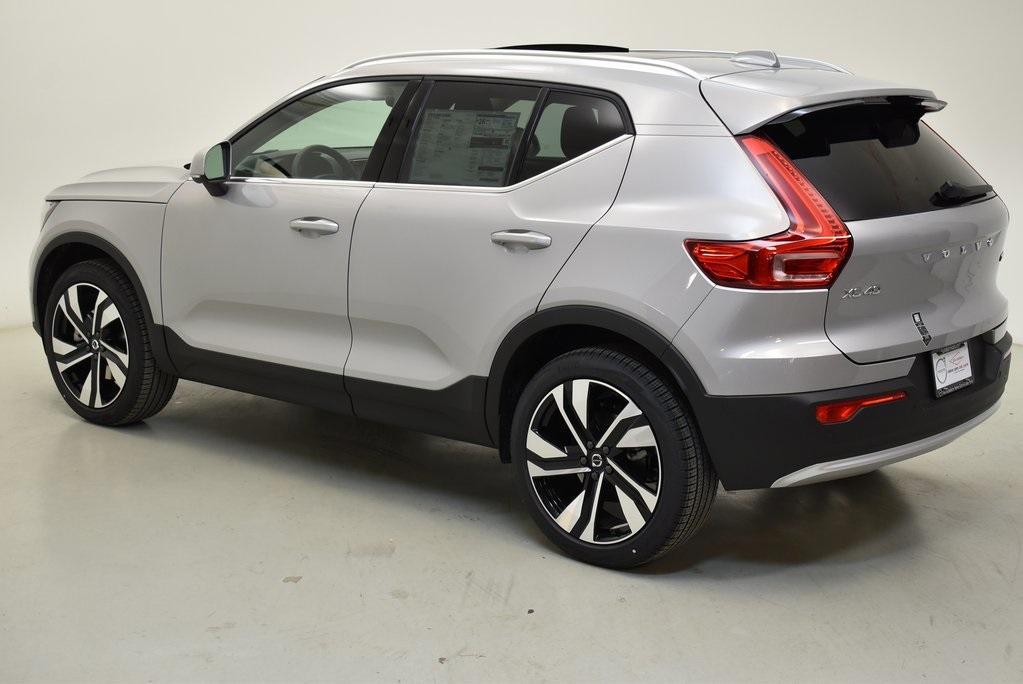 new 2024 Volvo XC40 car, priced at $45,685