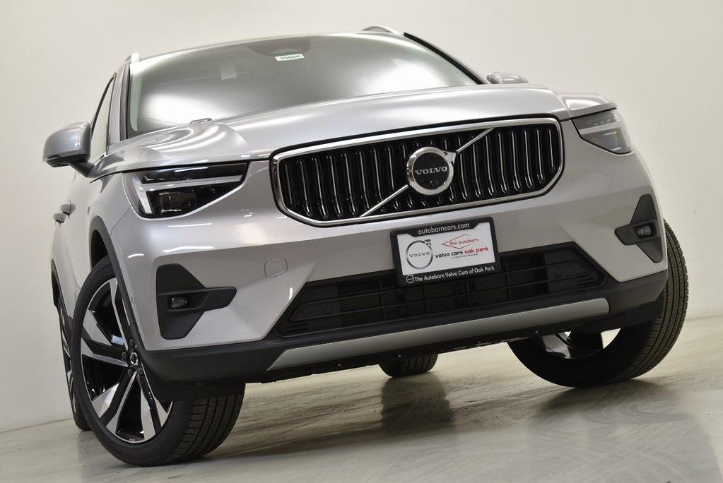 new 2024 Volvo XC40 car, priced at $45,685