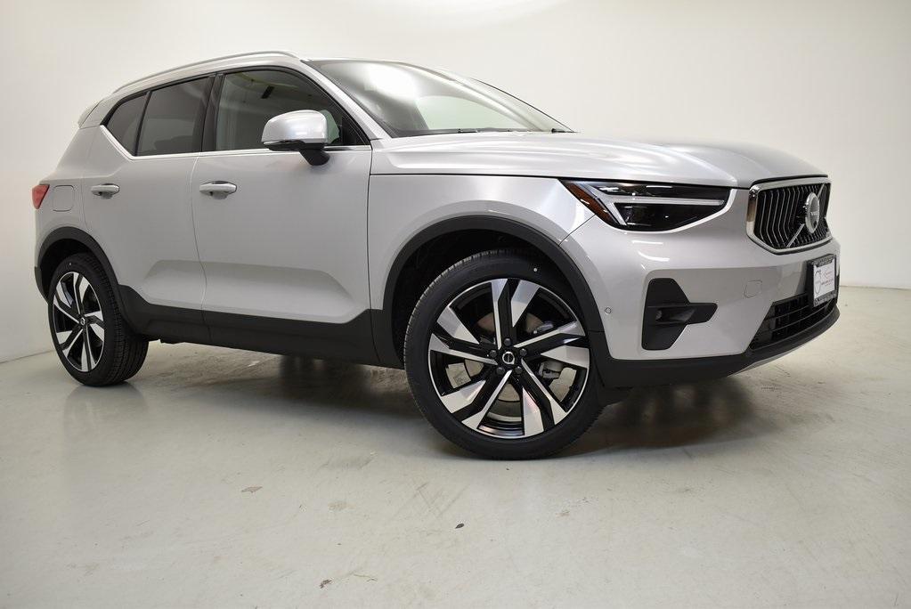 new 2024 Volvo XC40 car, priced at $45,685