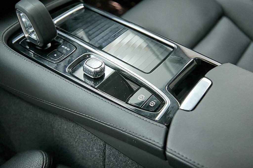 used 2024 Volvo S60 Recharge Plug-In Hybrid car, priced at $46,495