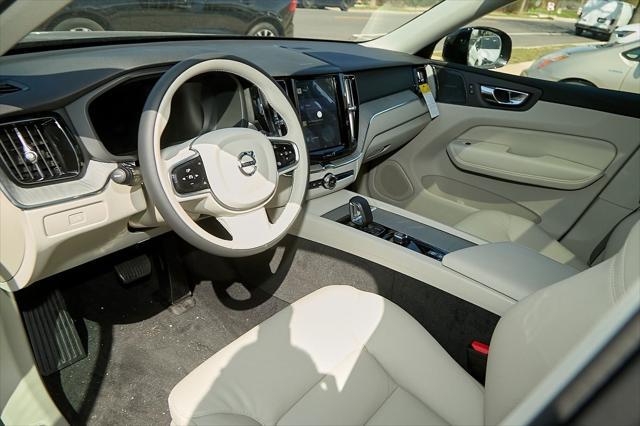 new 2025 Volvo XC60 car