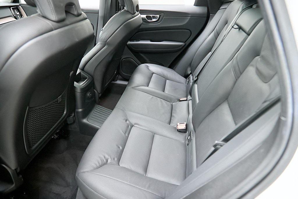 used 2023 Volvo XC60 Recharge Plug-In Hybrid car, priced at $39,995