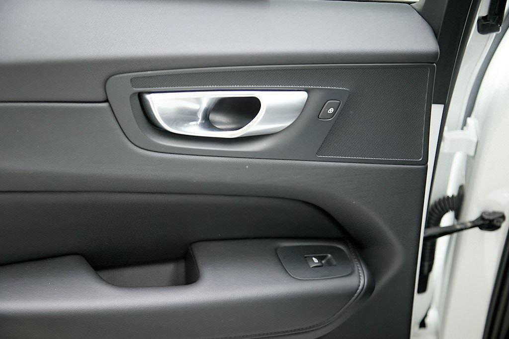 used 2023 Volvo XC60 Recharge Plug-In Hybrid car, priced at $39,995