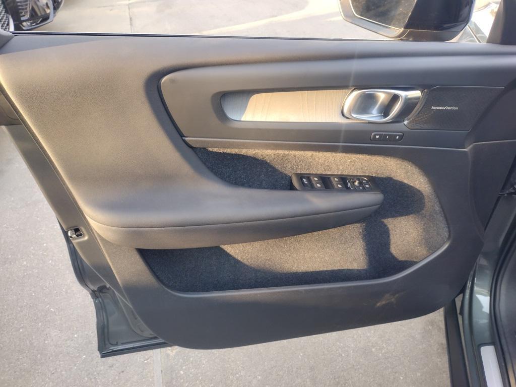 new 2026 Volvo XC40 car, priced at $51,525