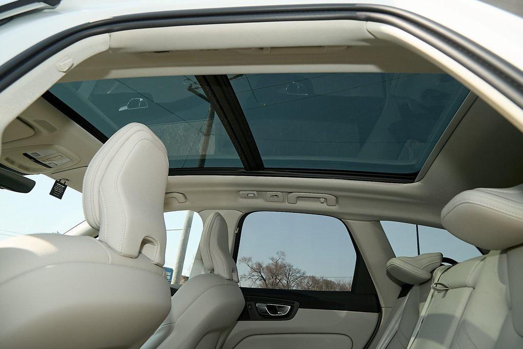 new 2025 Volvo XC60 car, priced at $51,199