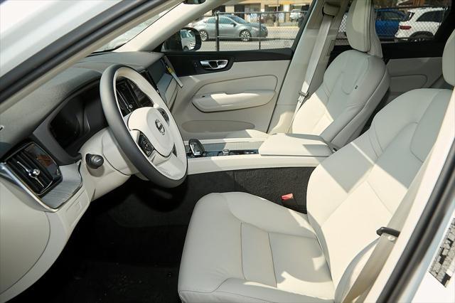 new 2025 Volvo XC60 car