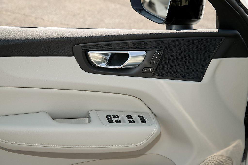 new 2025 Volvo XC60 car, priced at $51,199