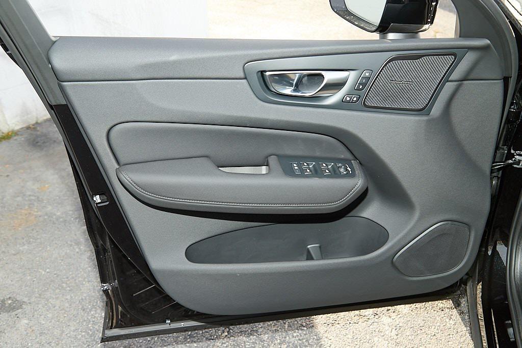 new 2026 Volvo XC60 car, priced at $60,935