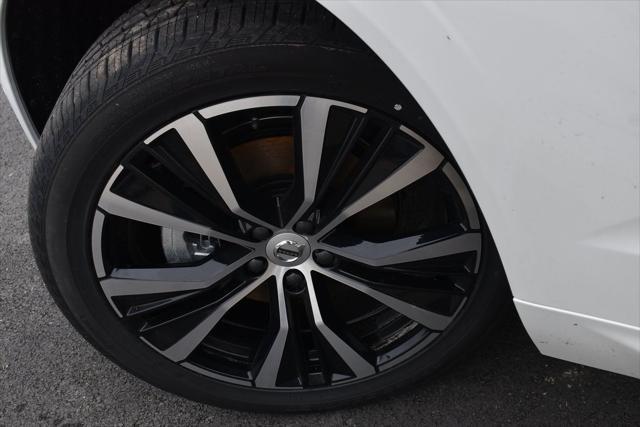 new 2025 Volvo XC60 car