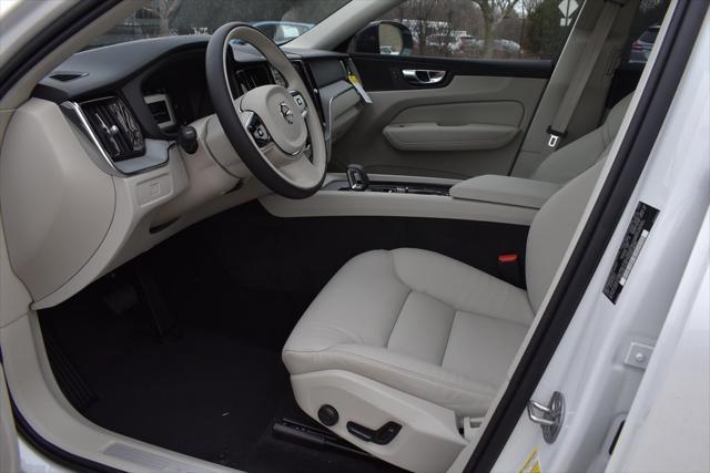 new 2025 Volvo XC60 car