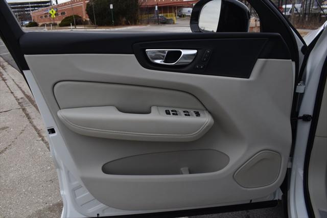 new 2025 Volvo XC60 car